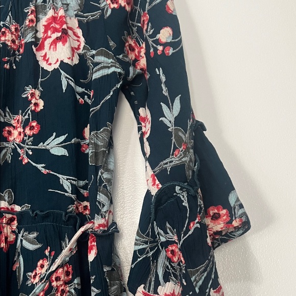 Band of Gypsies Black Floral Wrap Mini Dress with red and White Blooms - Picture 5 of 12